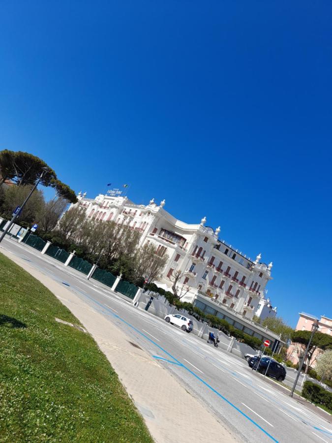 Appartamento Vista Mare Viserbella, Vicissimo Alla Fiera Римини Экстерьер фото