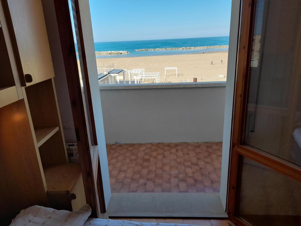 Appartamento Vista Mare Viserbella, Vicissimo Alla Fiera Римини Экстерьер фото