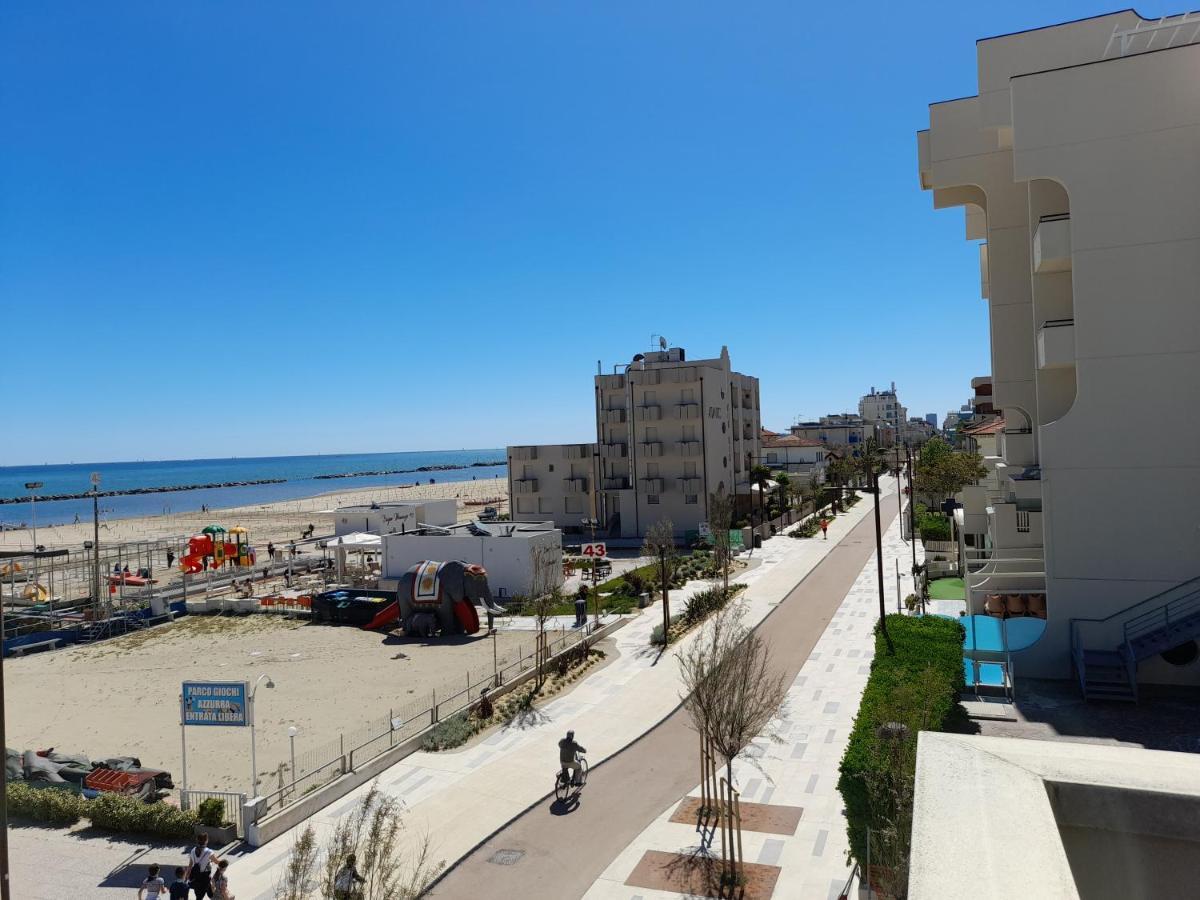 Appartamento Vista Mare Viserbella, Vicissimo Alla Fiera Римини Экстерьер фото