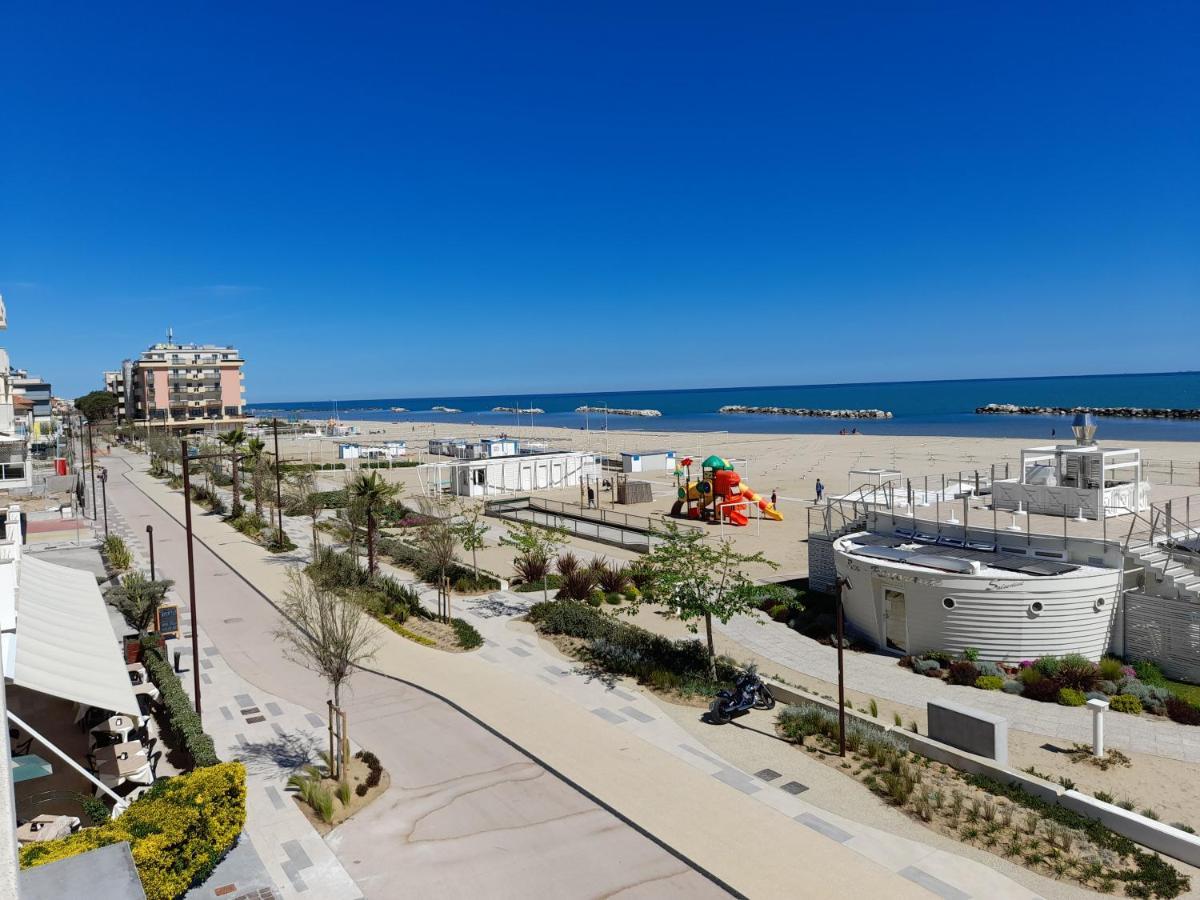 Appartamento Vista Mare Viserbella, Vicissimo Alla Fiera Римини Экстерьер фото