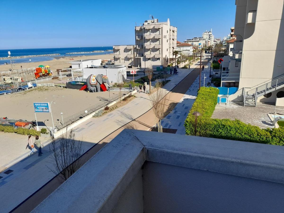 Appartamento Vista Mare Viserbella, Vicissimo Alla Fiera Римини Экстерьер фото