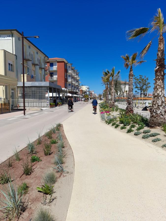 Appartamento Vista Mare Viserbella, Vicissimo Alla Fiera Римини Экстерьер фото